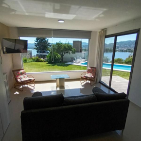 Casa en Villa Carlos Paz con pileta y vista plena al Lago